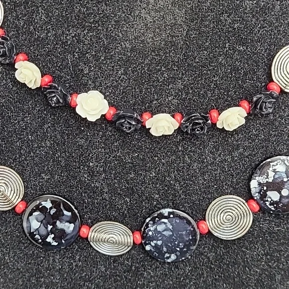 Hand crafted double strand necklace - Picture 2 of 3